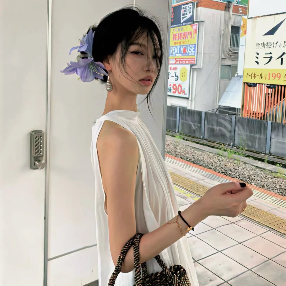 美女荒野逃亡